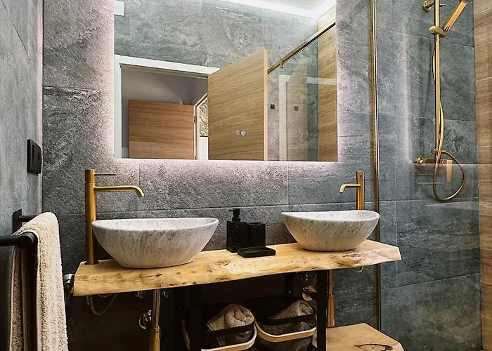 La Casa Del Escudo *