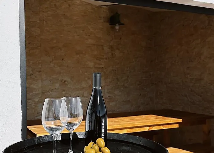 La Casa Del Escudo * Trujillo