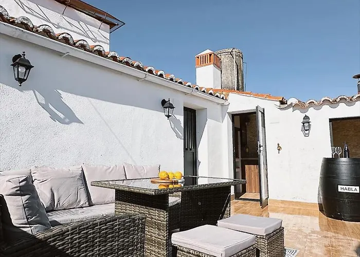 La Casa Del Escudo * Trujillo